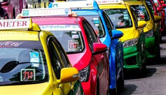 Туристам разрешили вызывать такси в аэропорт Пхукета через приложение